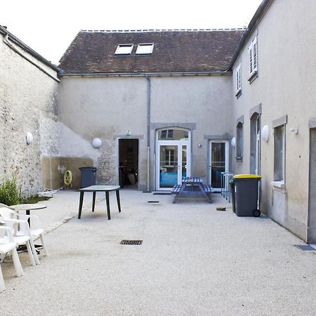 Fontaineblhostel Hostel & Camping Near Fontainebleau La Chapelle-la-Reine Eksteriør bilde
